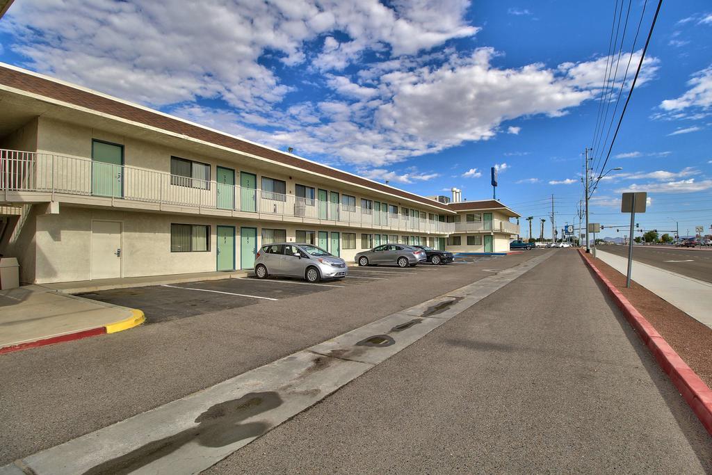 Budgetel Inn & Suites Yuma Exterior foto